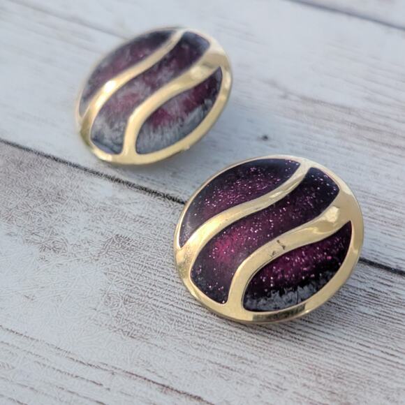 Vintage Clip On Earrings Dark Red & Gold Tone - Damaged - Picture 5 of 7